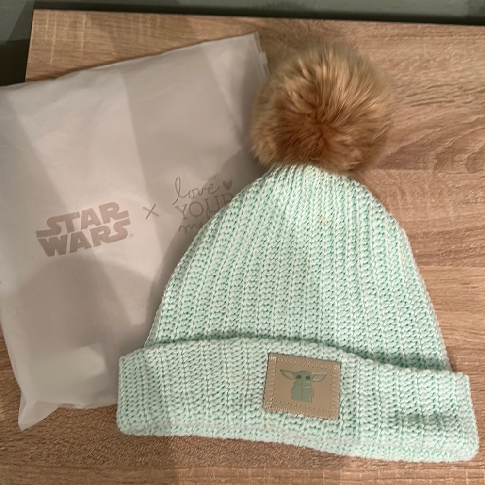 Star Wars The child Pom beanie